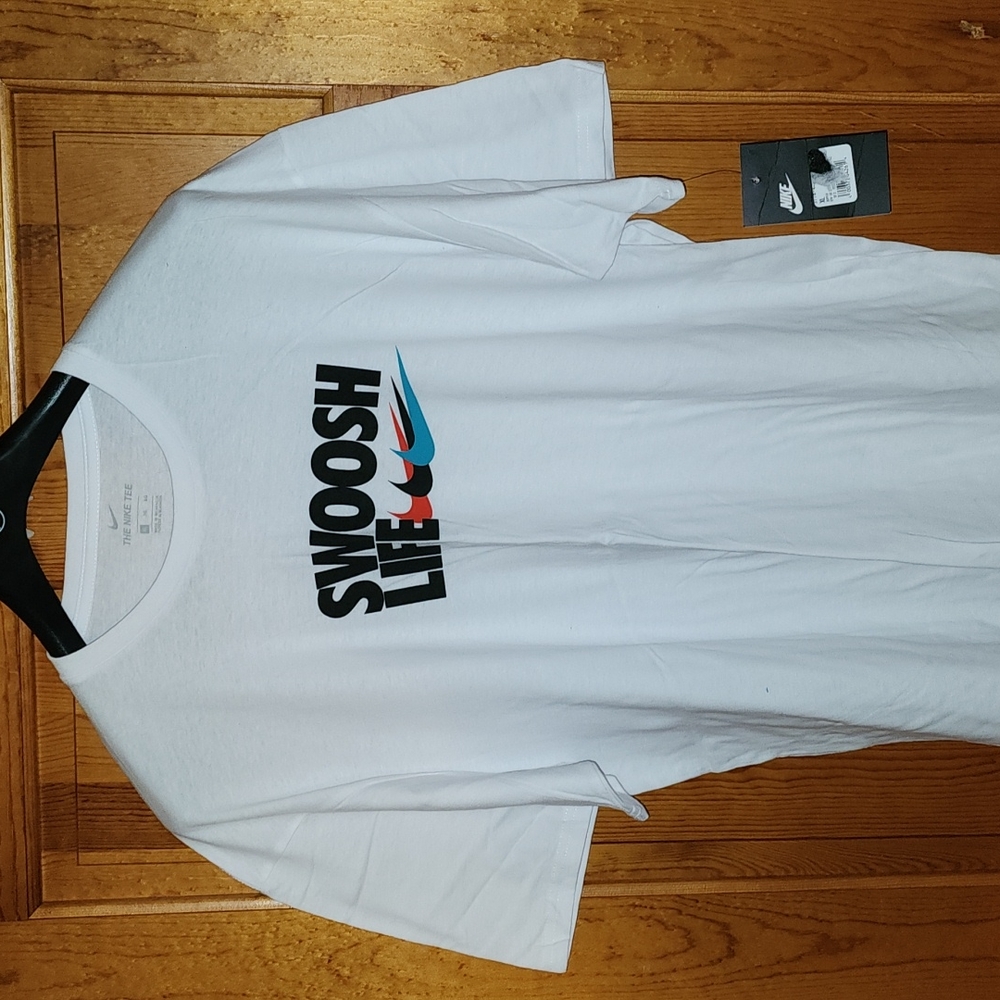 NIKE "SWOOSH LIFE" TEE SHIRT